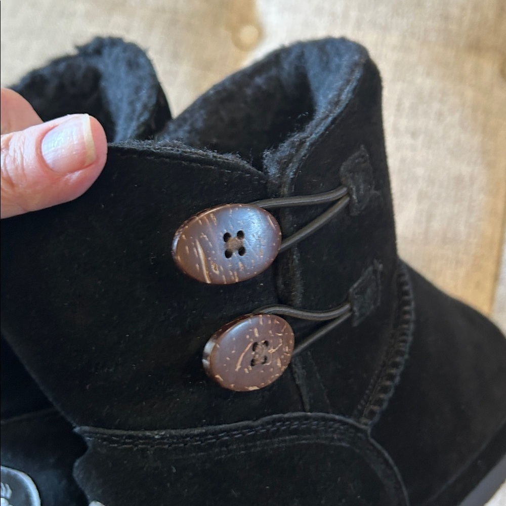 BEAR PAWS WOMENS BUTTON FLAT BLACK SUEDE UPPER ROSY SNOW BOOTIES SZ 10 - Picture 5 of 10